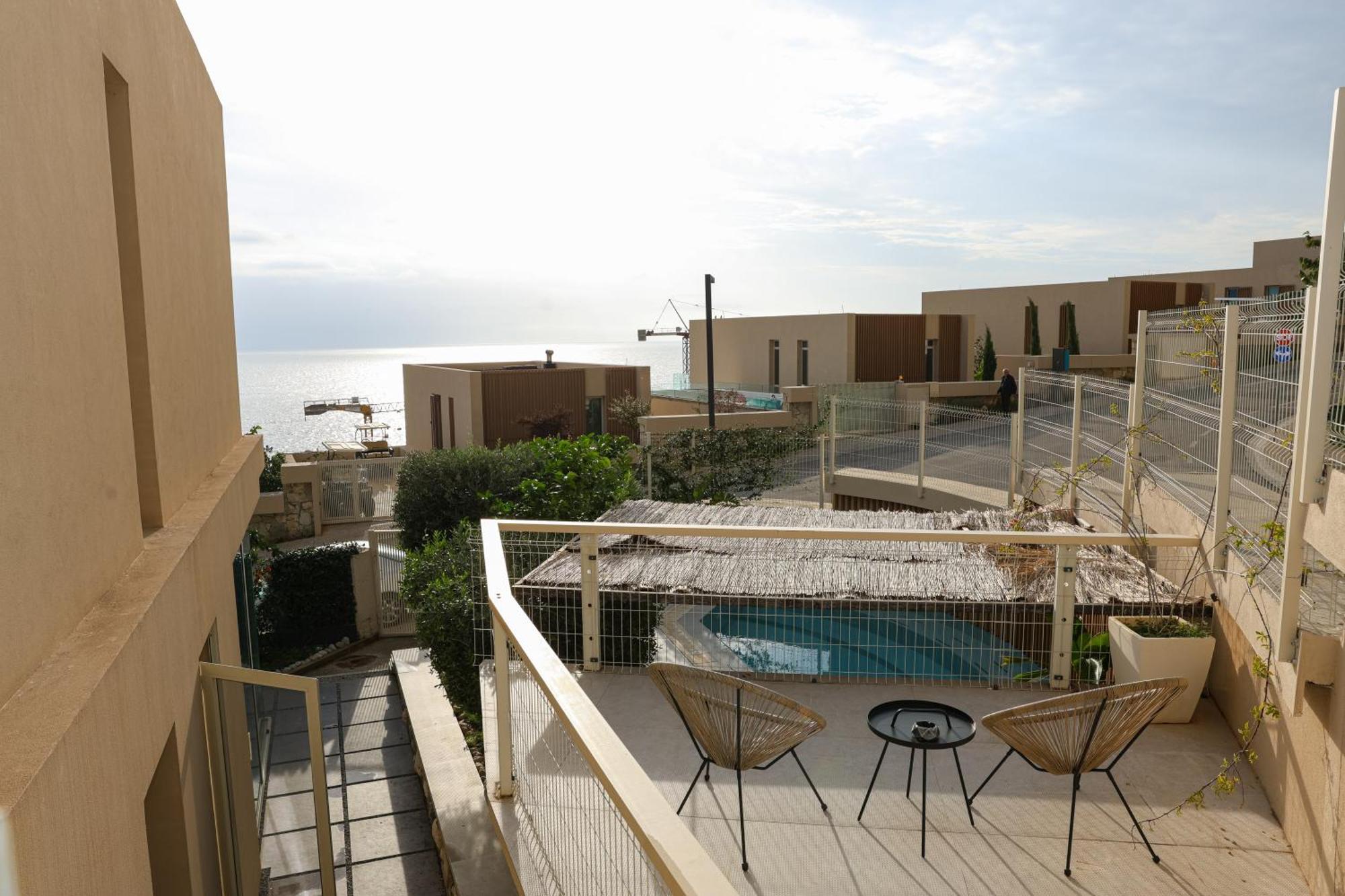 Green Coast Resort & Residences 94 Palasë Dış mekan fotoğraf